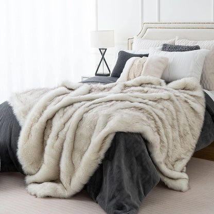 Luxury White Faux Fur Throw Blanket Long Pile with Black Tips, 51"X67", Super Warm Thick Faux Fur Blanket for Couch, Bed, Fuzzy Fluffy Elegant Cozy Blanket