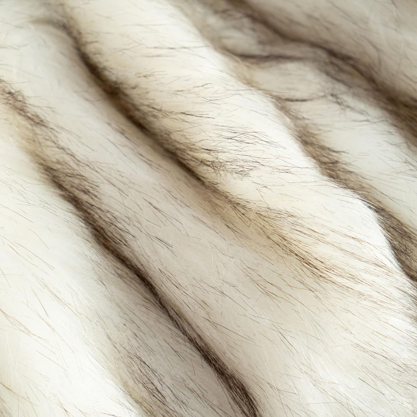 Luxury White Faux Fur Throw Blanket Long Pile with Black Tips, 51"X67", Super Warm Thick Faux Fur Blanket for Couch, Bed, Fuzzy Fluffy Elegant Cozy Blanket