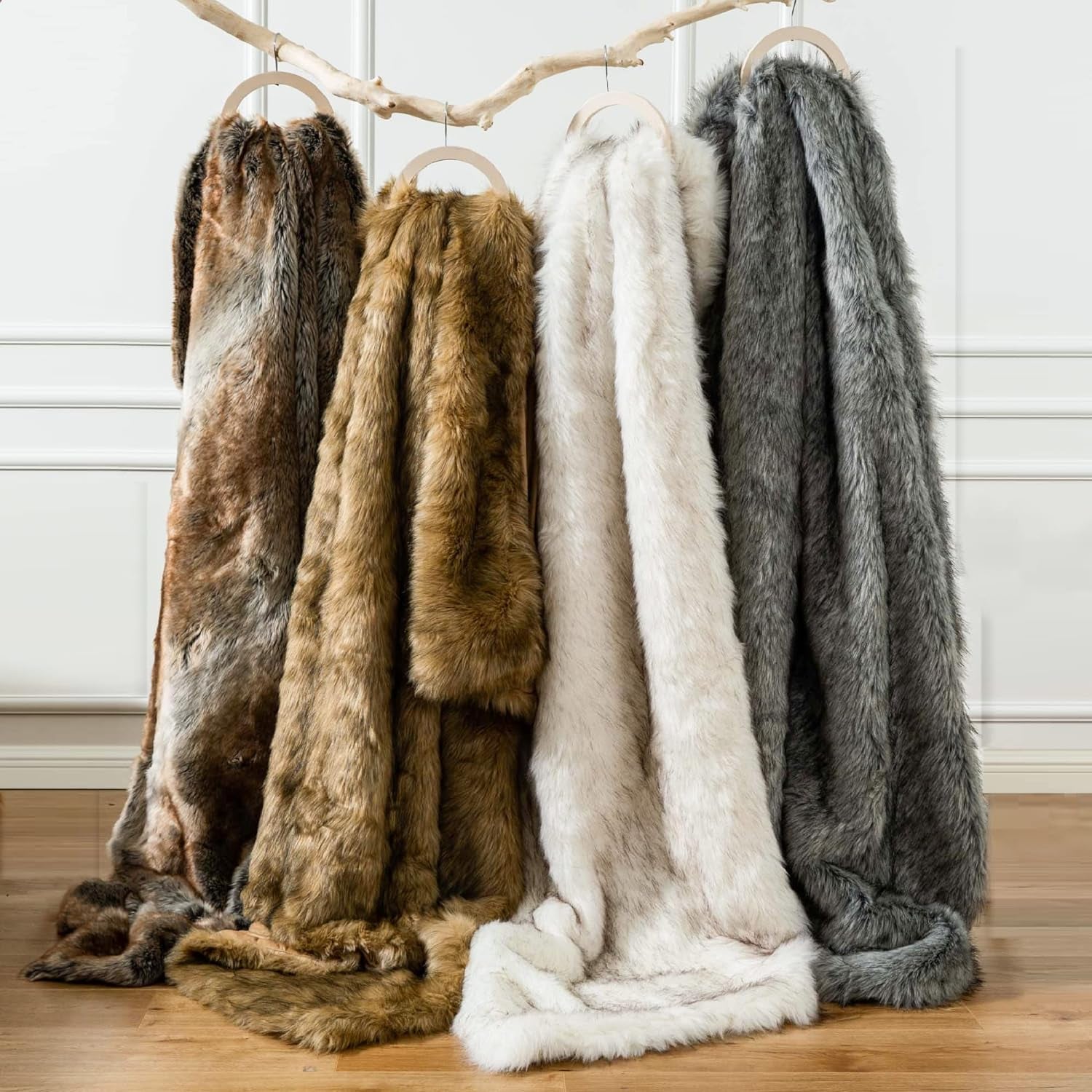 Luxury White Faux Fur Throw Blanket Long Pile with Black Tips, 51"X67", Super Warm Thick Faux Fur Blanket for Couch, Bed, Fuzzy Fluffy Elegant Cozy Blanket
